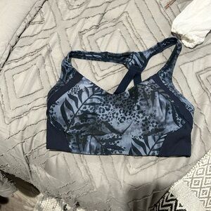 Sports bra for Cheryl to purchase
